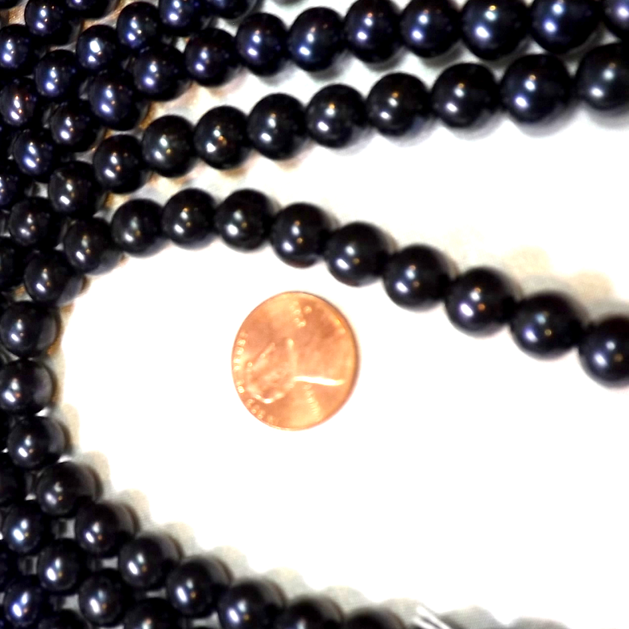 9-10mm AA- Nice Luster Black Overtone Round Pearl Strand